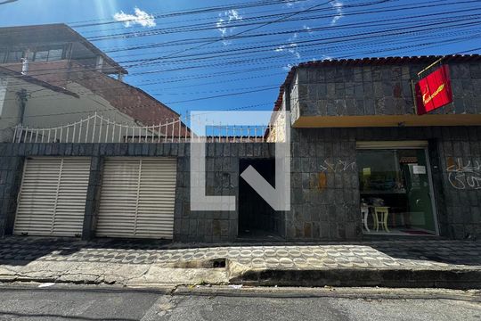 Fachada casa de casa à venda com 8 quartos, 350m² em São Geraldo, Belo Horizonte