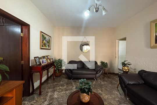 Sala 1 de casa à venda com 8 quartos, 350m² em São Geraldo, Belo Horizonte