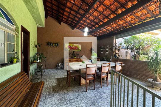 Varanda de casa à venda com 8 quartos, 350m² em São Geraldo, Belo Horizonte