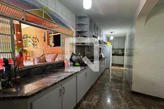 Cozinha de casa à venda com 8 quartos, 350m² em São Geraldo, Belo Horizonte