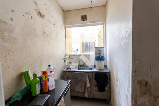 Sala e Cozinha de apartamento à venda com 2 quartos, 52m² em Parque das Nações, Santo André