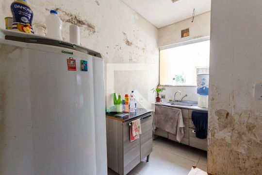 Sala e Cozinha de apartamento à venda com 2 quartos, 52m² em Parque das Nações, Santo André