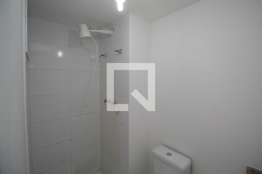 Banheiro de apartamento à venda com 2 quartos, 43m² em Vila Mazzei, São Paulo
