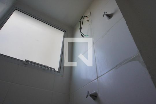 Banheiro Social de apartamento à venda com 2 quartos, 40m² em Santa Rosa de Lima, Porto Alegre