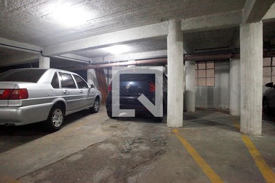 Área Comum - Box Garagem de apartamento à venda com 2 quartos, 93m² em Rio Branco, Porto Alegre