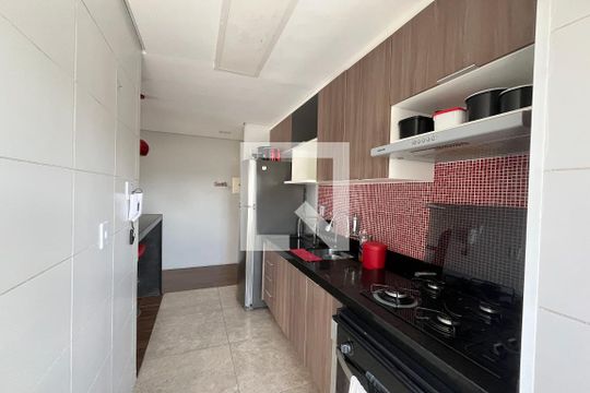 Cozinha de apartamento à venda com 2 quartos, 50m² em Vila Antonieta, São Paulo