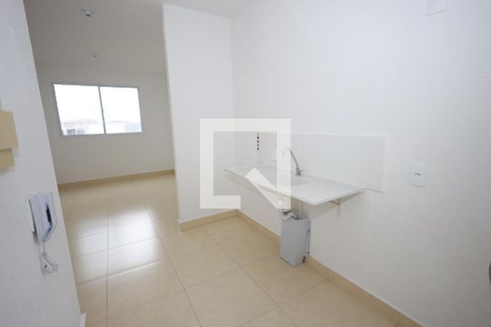 Cozinha de apartamento para alugar com 2 quartos, 42m² em Setor Grajaú, Goiânia