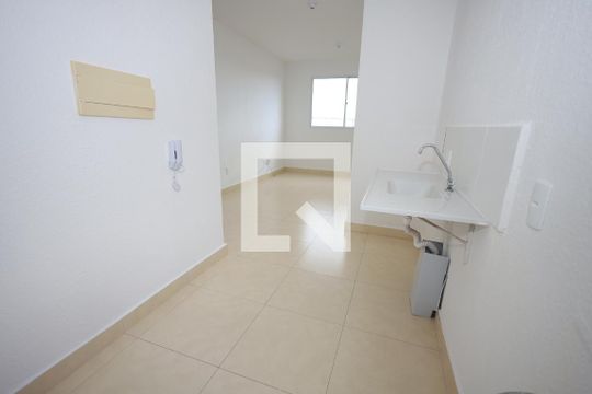 Cozinha de apartamento para alugar com 2 quartos, 42m² em Setor Grajaú, Goiânia