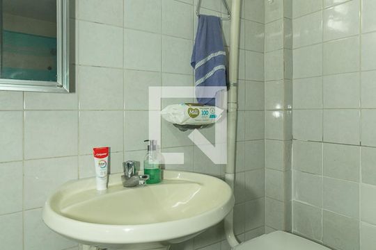 Banheiro da Suíte 3 de apartamento à venda com 5 quartos, 350m² em São Sebastião, Porto Alegre