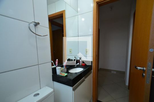 Banheiro social de apartamento para alugar com 3 quartos, 216m² em Ipiranga, Belo Horizonte