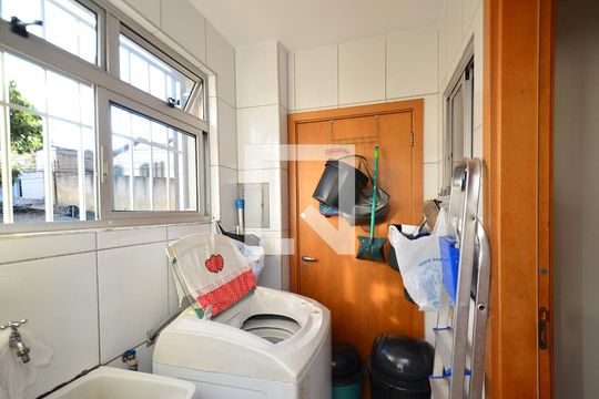 Área de Serviço de apartamento para alugar com 3 quartos, 216m² em Ipiranga, Belo Horizonte