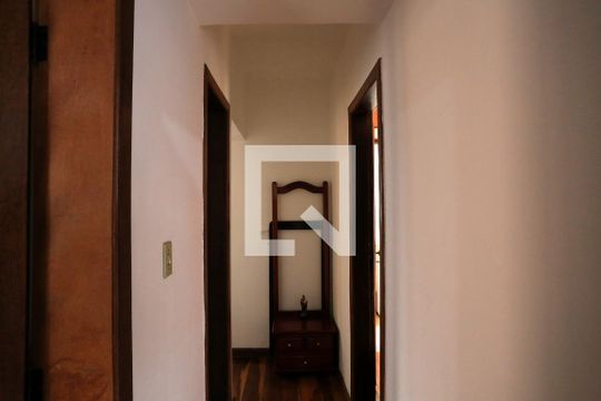 Corredor  de apartamento à venda com 3 quartos, 80m² em Sagrada Família, Belo Horizonte