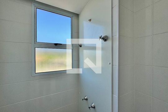 Banheiro Social de apartamento para alugar com 2 quartos, 44m² em Recreio dos Bandeirantes, Rio de Janeiro