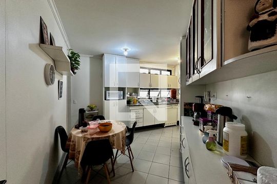 Cozinha de apartamento para alugar com 4 quartos, 170m² em Brooklin, São Paulo