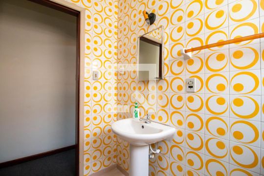 Banheiro Social de casa à venda com 3 quartos, 80m² em Cidade Monções, São Paulo