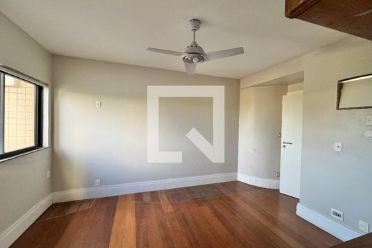 Quarto de apartamento à venda com 3 quartos, 270m² em Recreio Bendeirante, Rio de Janeiro