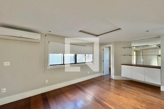 Sala de apartamento à venda com 3 quartos, 270m² em Recreio Bendeirante, Rio de Janeiro