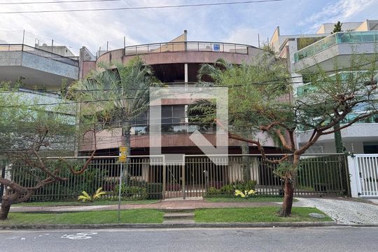 Fachada de apartamento à venda com 3 quartos, 270m² em Recreio Bendeirante, Rio de Janeiro