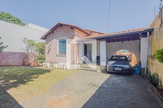 Garagem de casa à venda com 4 quartos, 600m² em Sumaré, São Paulo