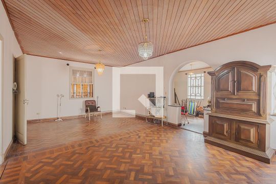 Casa à venda com 4 quartos, 600m² em Sumaré, São Paulo