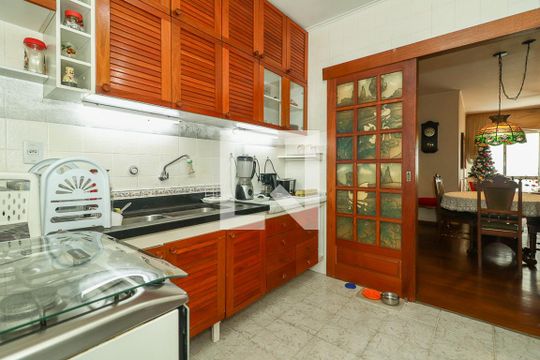 Cozinha de apartamento à venda com 3 quartos, 113m² em Petrópolis, Porto Alegre