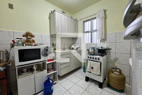 Cozinha de apartamento à venda com 2 quartos, 48m² em Campina, São Leopoldo
