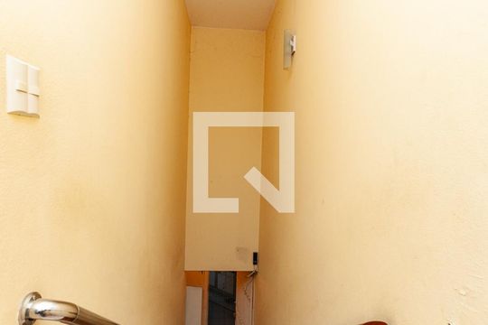 Escada de casa à venda com 3 quartos, 279m² em Perdizes, São Paulo