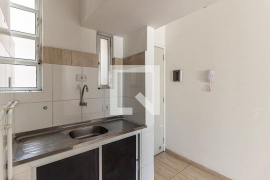 Cozinha de kitnet/studio para alugar com 1 quarto, 35m² em Santa Efigênia, São Paulo