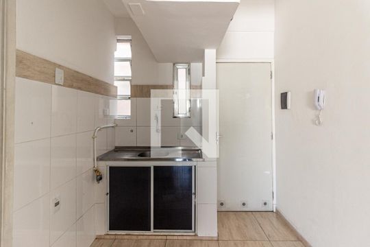Cozinha de kitnet/studio para alugar com 1 quarto, 35m² em Santa Efigênia, São Paulo