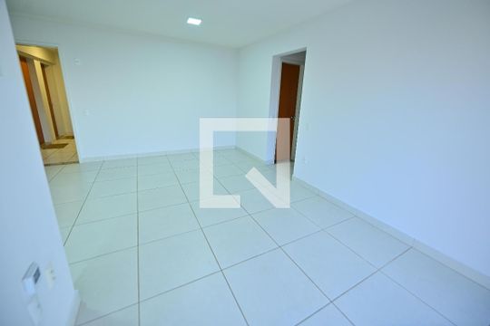 Sala de apartamento à venda com 2 quartos, 65m² em Parque Amazonia, Goiânia