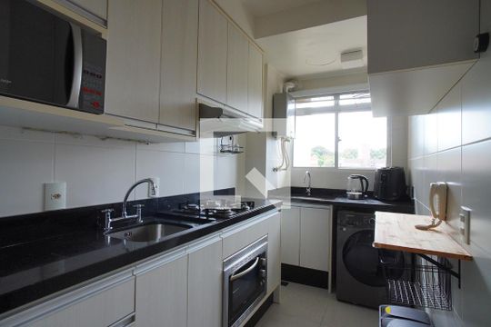Cozinha de apartamento para alugar com 2 quartos, 66m² em Morro Santana, Porto Alegre