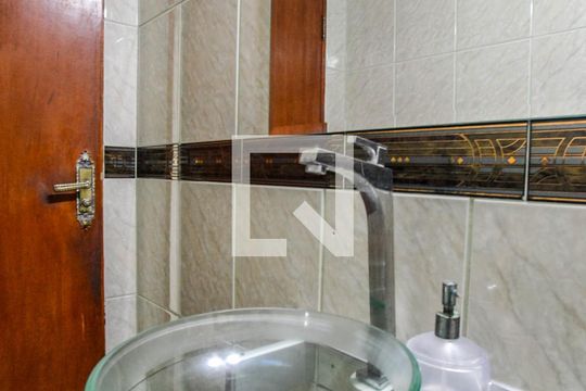 Lavabo de casa para alugar com 3 quartos, 160m² em Vila Luzita, Santo André