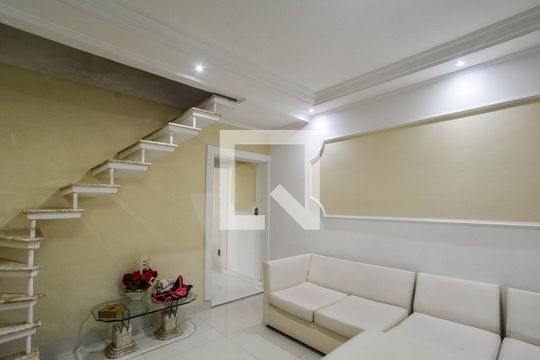 Sala de casa para alugar com 3 quartos, 160m² em Vila Luzita, Santo André