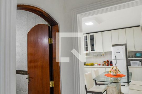 Lavabo de casa para alugar com 3 quartos, 160m² em Vila Luzita, Santo André