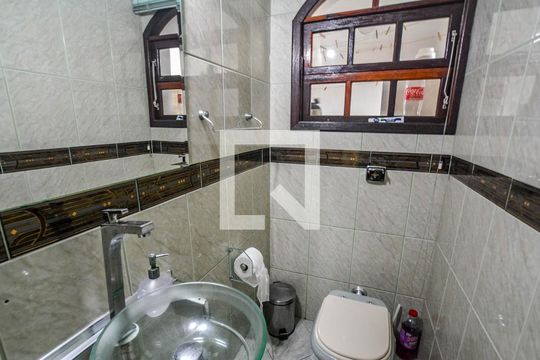 Lavabo de casa para alugar com 3 quartos, 160m² em Vila Luzita, Santo André