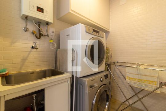 Cozinha e Área de Serviço de apartamento para alugar com 2 quartos, 104m² em Cerqueira César, São Paulo