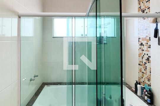 Banheiro - Suíte 1 de casa à venda com 3 quartos, 296m² em Jardim do Mar, São Bernardo do Campo
