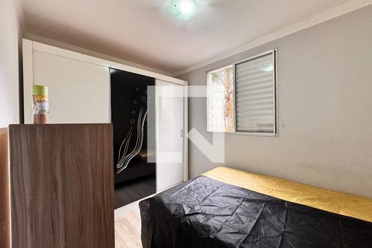 Quarto 1 de apartamento à venda com 2 quartos, 50m² em Parque Sao Vicente, Santo André