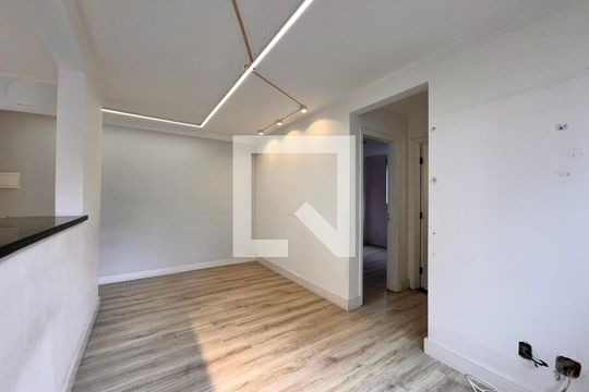 Sala de apartamento à venda com 2 quartos, 50m² em Parque Sao Vicente, Santo André