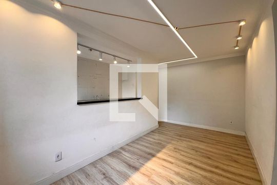 Sala de apartamento à venda com 2 quartos, 50m² em Parque Sao Vicente, Santo André