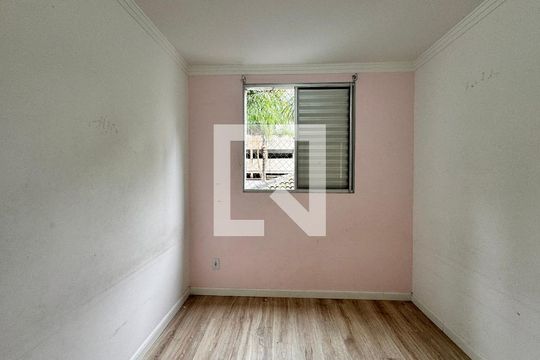 Quarto 2 de apartamento à venda com 2 quartos, 50m² em Parque Sao Vicente, Santo André