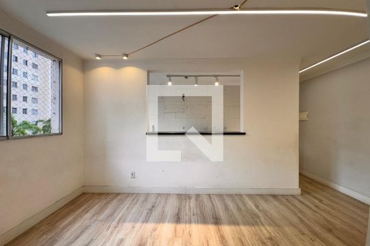 Sala de apartamento à venda com 2 quartos, 50m² em Parque Sao Vicente, Santo André