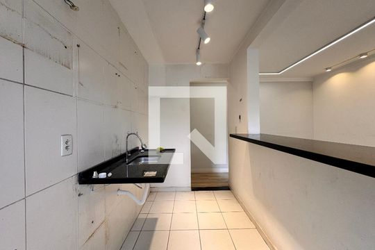 Cozinha de apartamento à venda com 2 quartos, 50m² em Parque Sao Vicente, Santo André