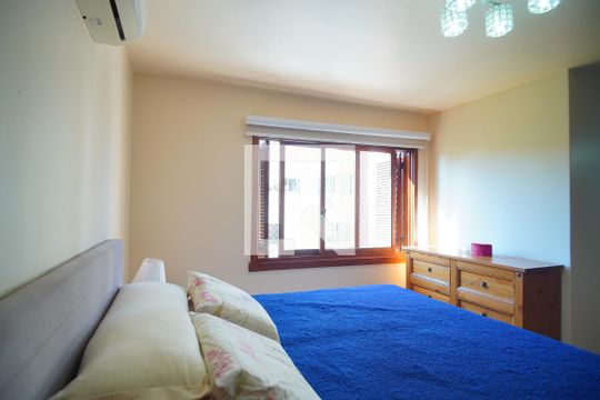 Suíte de apartamento à venda com 3 quartos, 186m² em Petrópolis, Porto Alegre