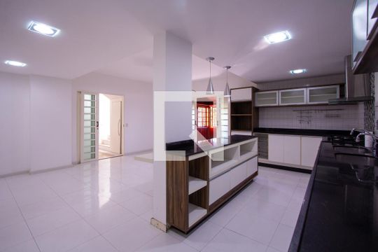 Cozinha de casa de condomínio à venda com 4 quartos, 600m² em Maceió, Niterói