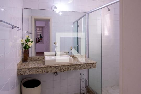 Banheiro da Suíte 1 de casa de condomínio à venda com 4 quartos, 600m² em Maceió, Niterói
