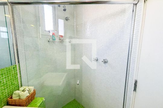 Banheiro de apartamento à venda com 1 quarto, 118m² em Sumarezinho, São Paulo