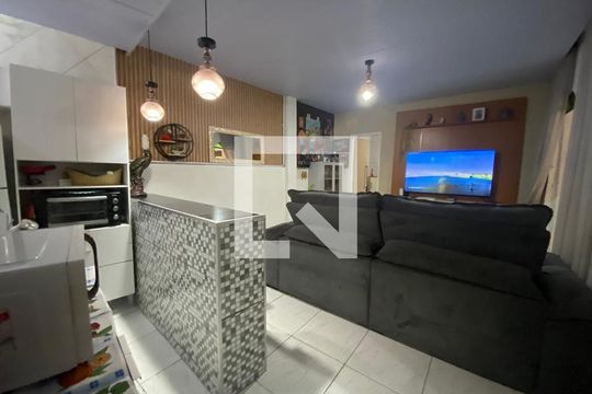 Sala 2 de casa à venda com 8 quartos, 136m² em Regina, Contagem