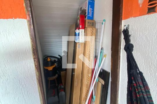 Área comum de casa à venda com 8 quartos, 136m² em Regina, Contagem