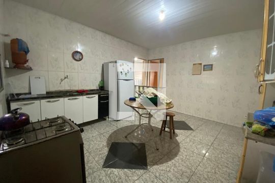 Cozinha 1 de casa à venda com 8 quartos, 136m² em Regina, Contagem